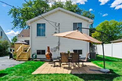 559 N Indiana St, Elmhurst, IL 60126 - photo 4