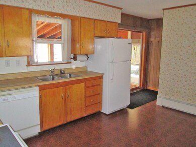 18 Winter St, Millinocket, ME 04462 - photo 6