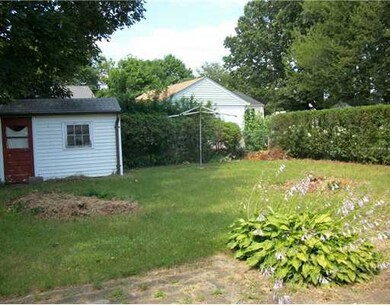 34 Vineyard St, Pawtucket, RI 02860 - photo 4