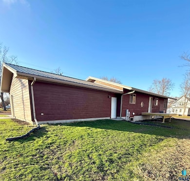 350 N Cherry Ave, Bridgewater, SD 57319 - photo 7