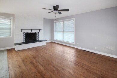 516 Crescent St unit 2, Wheaton, IL 60187 - photo 2