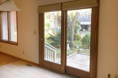 Dining_Patio_Lorine