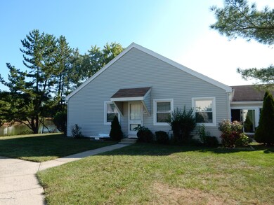 84 Parkway Dr unit 1000, Freehold, NJ 07728 - photo 3