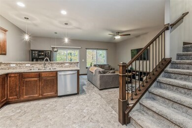 2022 Sugar Creek Dr NW unit A, Cedar Rapids, IA 52405 - photo 3