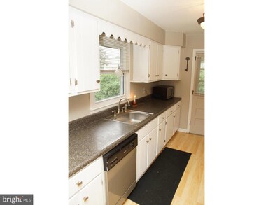 816 Colby Ct, Delran, NJ 08075 - photo 4