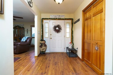 11 McDonald Ln, Rensselaer, NY 12144 - photo 6