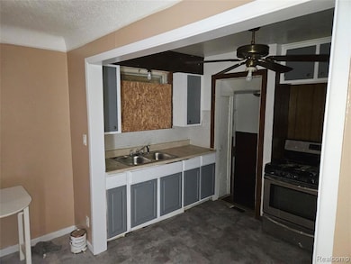 6137 Radnor St, Detroit, MI 48224 - photo 5