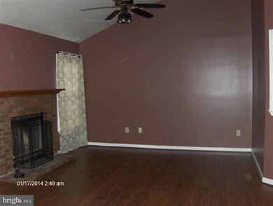 11517 Hampstead Dr, Fredericksburg, VA 22407 - photo 5