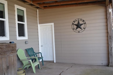 1016 W Lake Dr, Weatherford, TX 76087 - photo 7