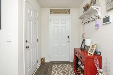4-web-or-mls-828 Moorhen Way-01