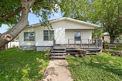 1906 N Main St, Weatherford, TX 76085 - photo 2