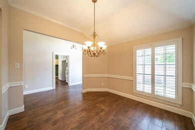 8018 Oakwood Garden St, Houston, TX 77040 - photo 5
