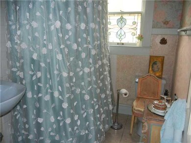 203 W 10th St, Anderson, IN 46016 - photo 5