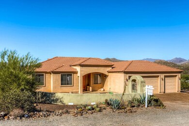 2324 W Lazy G Ranch Rd New-large-001-23-