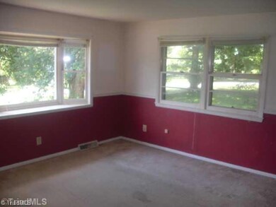 4914 Yarmouth Dr, Greensboro, NC 27407 - photo 2