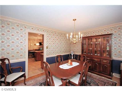 Dining Room - Formal, Chair rail and Crown