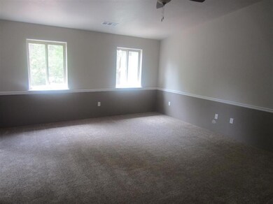 1001 NW Birch St, Grants Pass, OR 97526 - photo 3