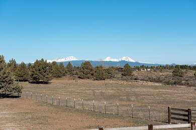 22575 Skyview Ln, Bend, OR 97702 - photo 6