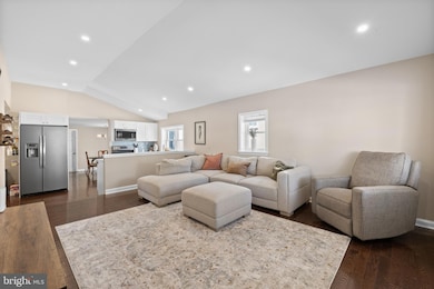 235 Roberts Ave, Conshohocken, PA 19428 - photo 4