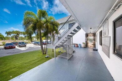 13251 Memorial Hwy unit 17, Miami, FL 33161 - photo 4