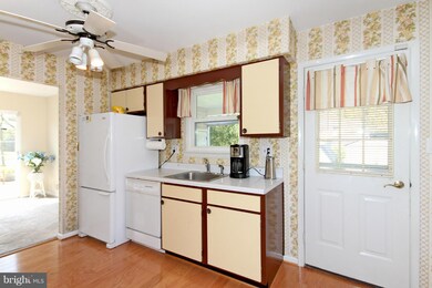 16000 Julie Ln, Laurel, MD 20707 - photo 7