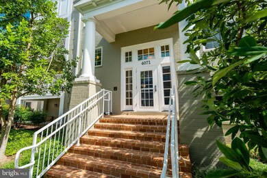 4071 S Four Mile Run Dr unit 301, Arlington, VA 22204 - photo 2