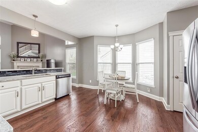 Kitchen - 5860 Triplett Sq (4)