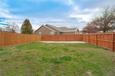 931 E Wildcat Run St, Gardner, KS 66030 - photo 6