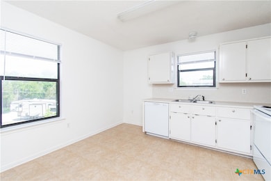 142 Wolf Rd unit B, Copperas Cove, TX 76522 - photo 5