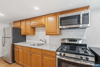 202 Knox Ave unit G, Cliffside Park, NJ 07010 - photo 5