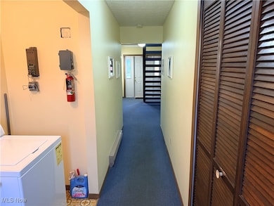 806 Kentwood Dr unit 3, Youngstown, OH 44512 - photo 4