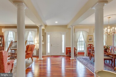 8914 Cross Chase Cir, Lorton, VA 22079 - photo 4