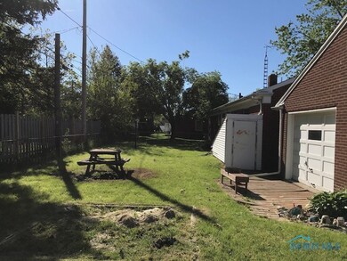 720 W College Ave, Woodville, OH 43469 - photo 4