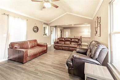 20807 W 52nd St, Shawnee, KS 66218 - photo 4