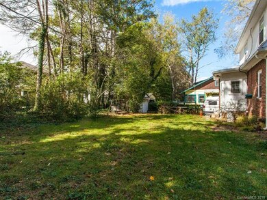 Ample space between neighbors