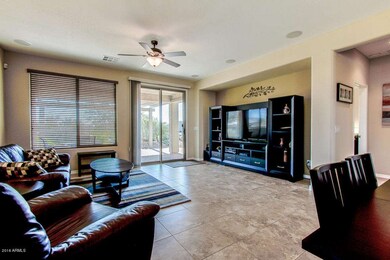 LARGE GREAT ROOM