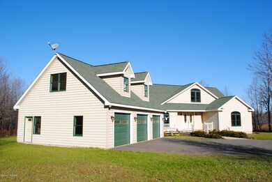 1524 Hamlin Hwy, Lake Ariel, PA 18436 - photo 2