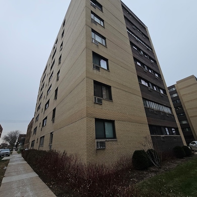 6300 N Sheridan Rd unit 406, Chicago, IL 60660 - photo 3