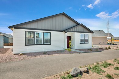 1394 NW Varnish Ave, Redmond, OR 97756 - photo 3