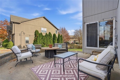 15821 Rosewood St, Leawood, KS 66224 - photo 4