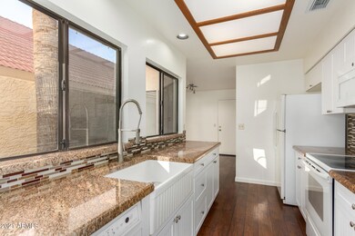 855 N Kenneth Place, Chandler, AZ 85226 - photo 4