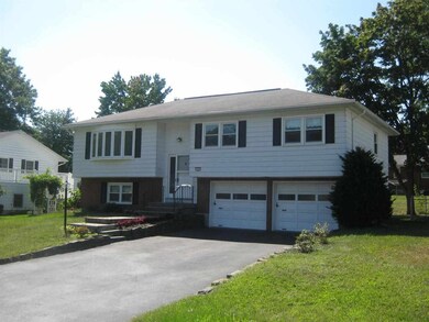 15 Driftwood Dr, Albany, NY 12205 - photo 2