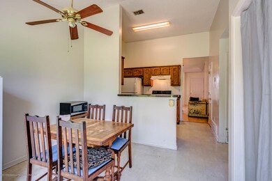 Dining area (2 of 2)