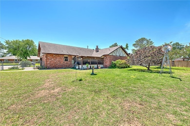 Backyard features a fully-fenced backyard and a su