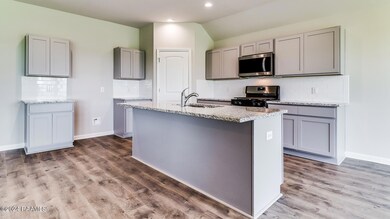 222 Hadley 4