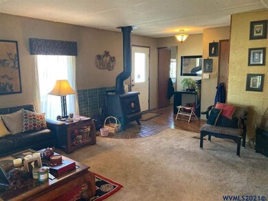 23590 Meadow Dr NE, Aurora, OR 97002 - photo 4