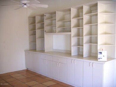 Breakfront Built In Bookshelves