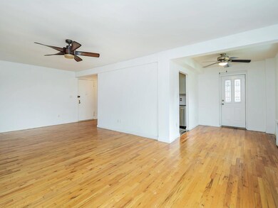 32 Pearsall Ave unit 3A, Glen Cove, NY 11542 - photo 7