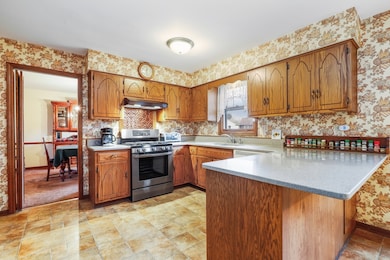 3463 Donovan Dr, Crete, IL 60417 - photo 5