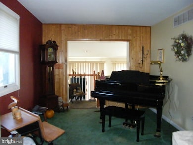 135 E Myrtle Ave, Feasterville Trevose, PA 19053 - photo 6